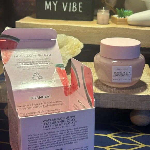 Glow Recipe Watermelon Glow Hyaluronic Clay Pore-Tight Facial Mask - Picture 2 of 6